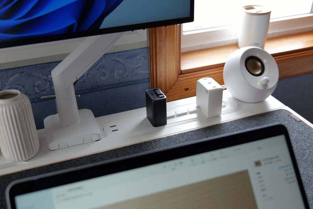 Anker Nano Charger 35W巻き取り式充電器を電源タップに接続