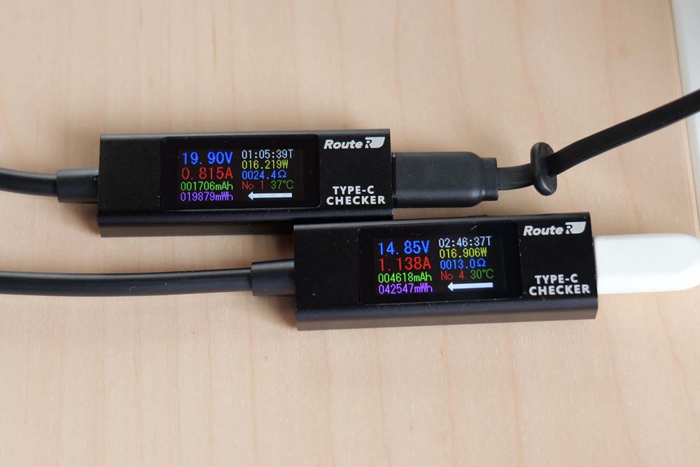 Anker Nano Charger 35W巻き取り式充電器で2台同時充電の出力W数。約16Wずつ